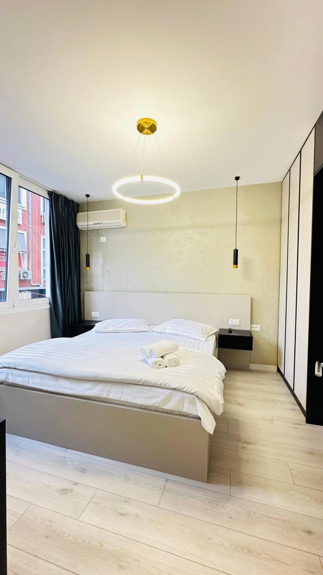 Luxurious Central Stay - Self Check-In ติรานา ภายนอก รูปภาพ