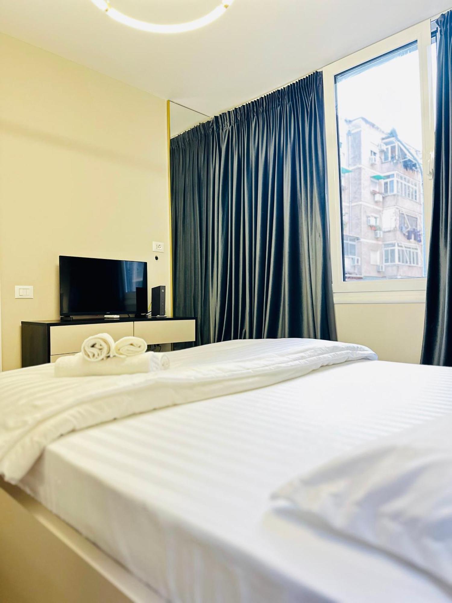 Luxurious Central Stay - Self Check-In ติรานา ภายนอก รูปภาพ